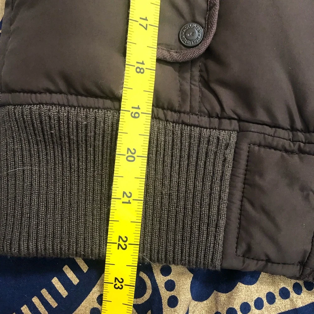 Hollister Red Plaid & Brown Puffer Vest w/ Detachable Fur Hood Size Large - Picture 7 of 14